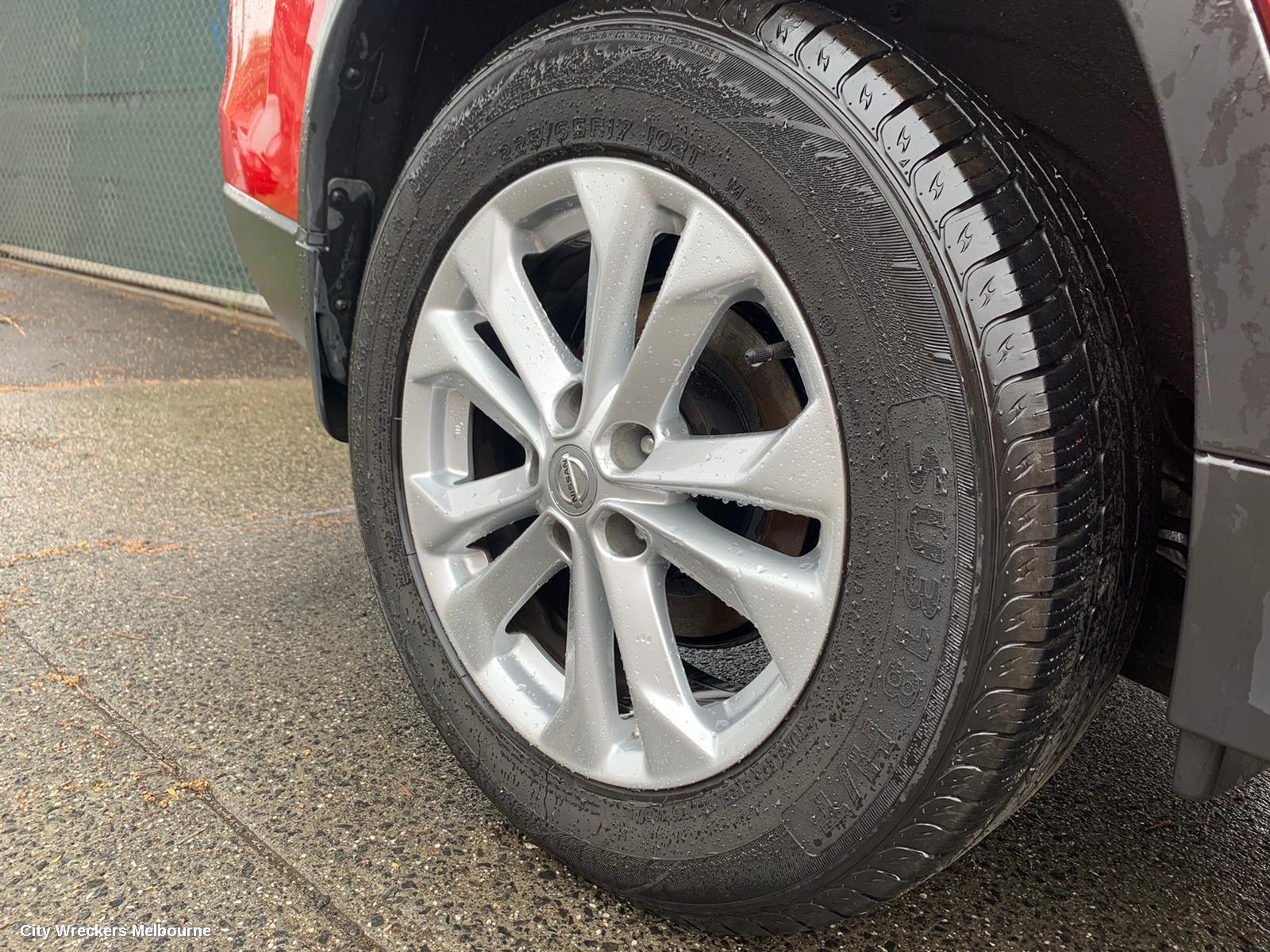 NISSAN XTRAIL ROOF RAIL
