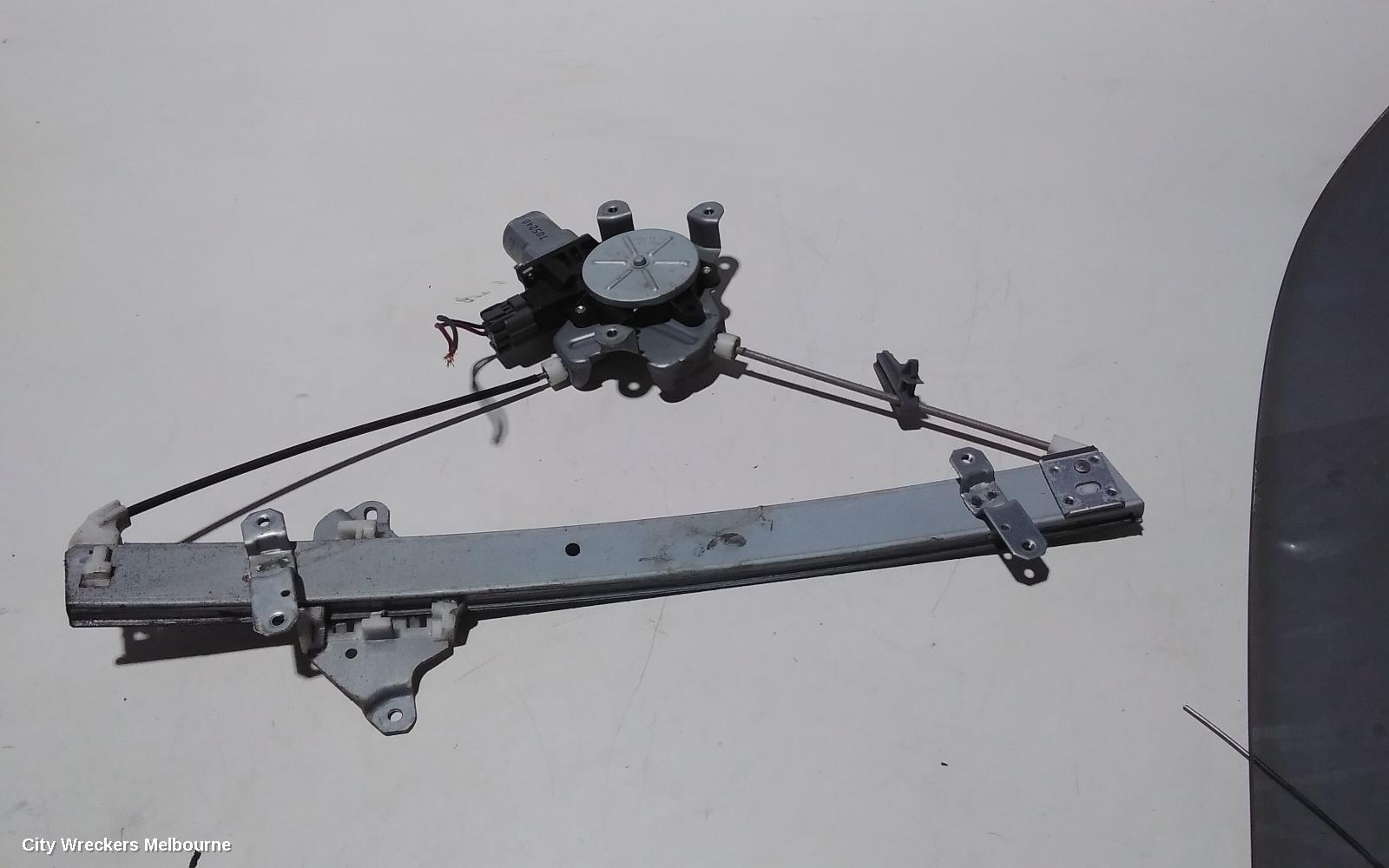 MITSUBISHI LANCER RIGHT FRONT WINDOW REG/MOTOR