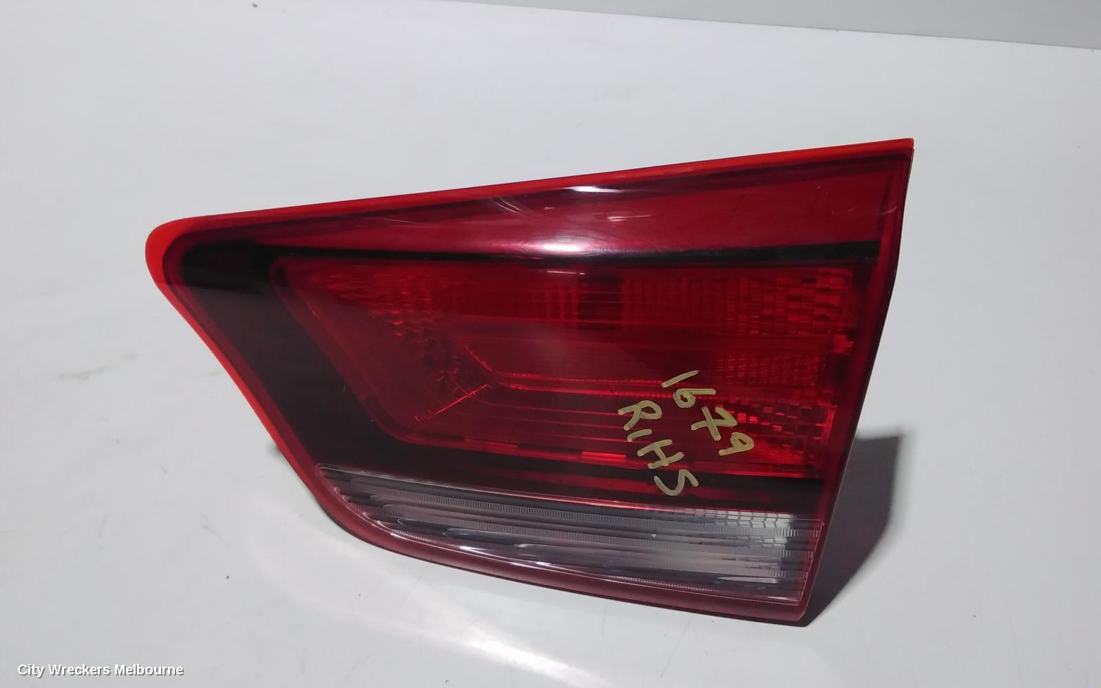 KIA RIO REAR GARNISH, TAILGATE LAMP (RH SIDE), YB, S/SI/SPORT, STANDARD TYPE, 12/2016 ONWARDS