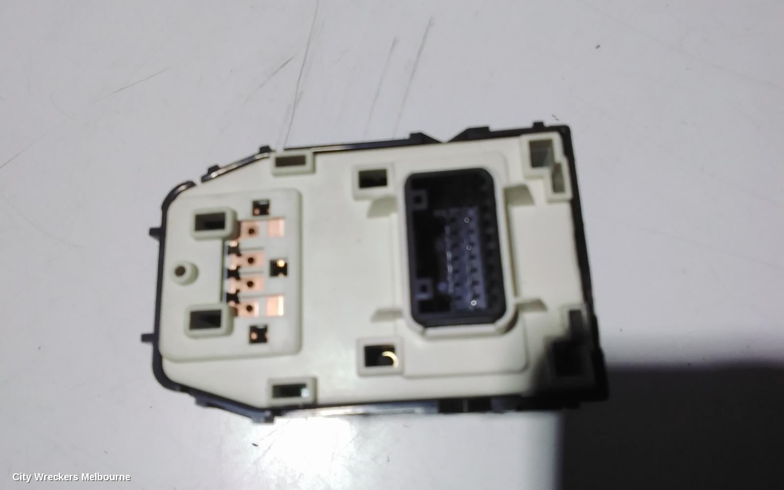 KIA RIO, YB, 12/2016 - 06/2023, MIRROR SWITCH : 87446