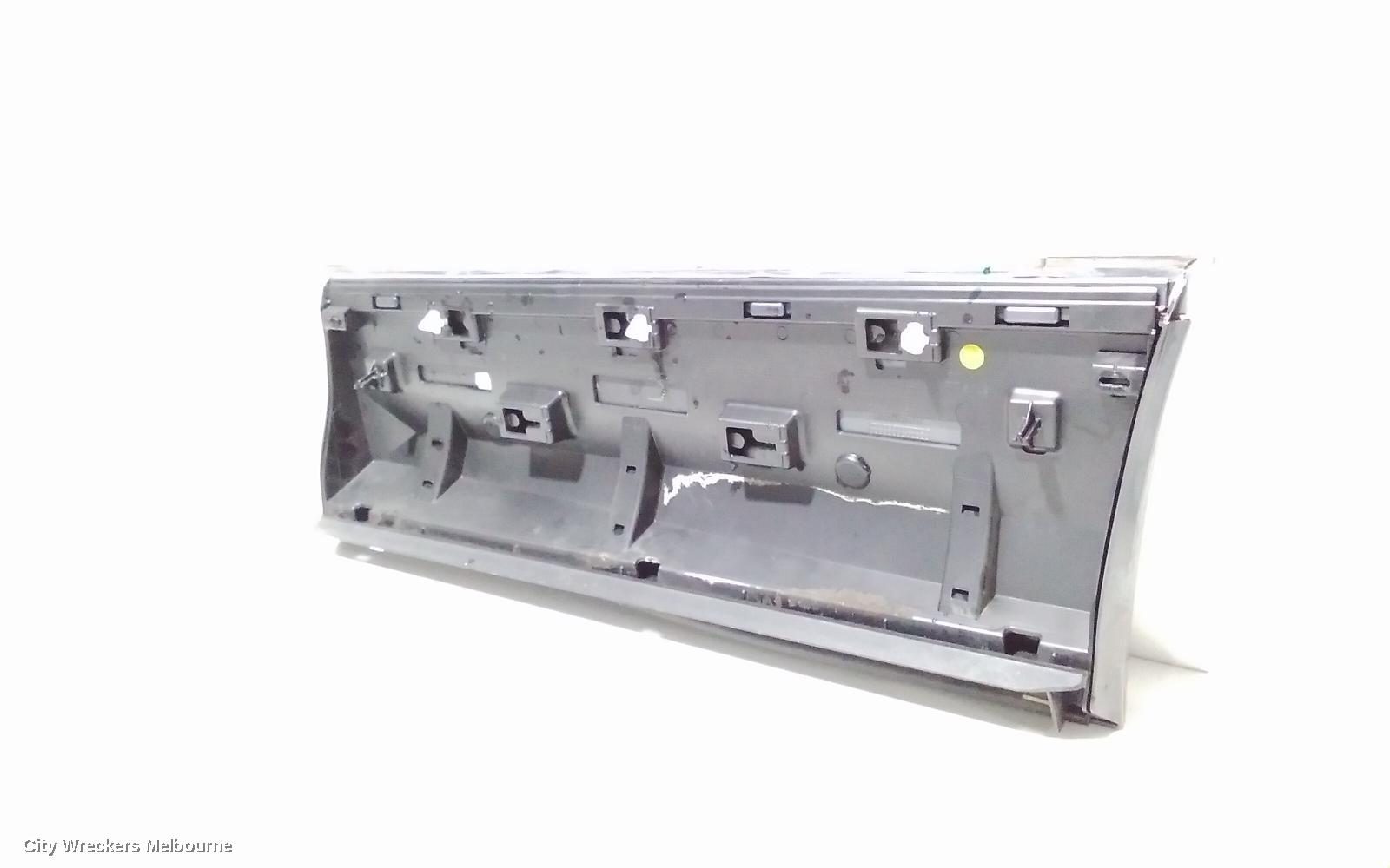 VOLKSWAGEN TIGUAN DOOR MOULD, RHR LOWER  MOULD: 87492, 5NA, 06/2016 - 02/2024