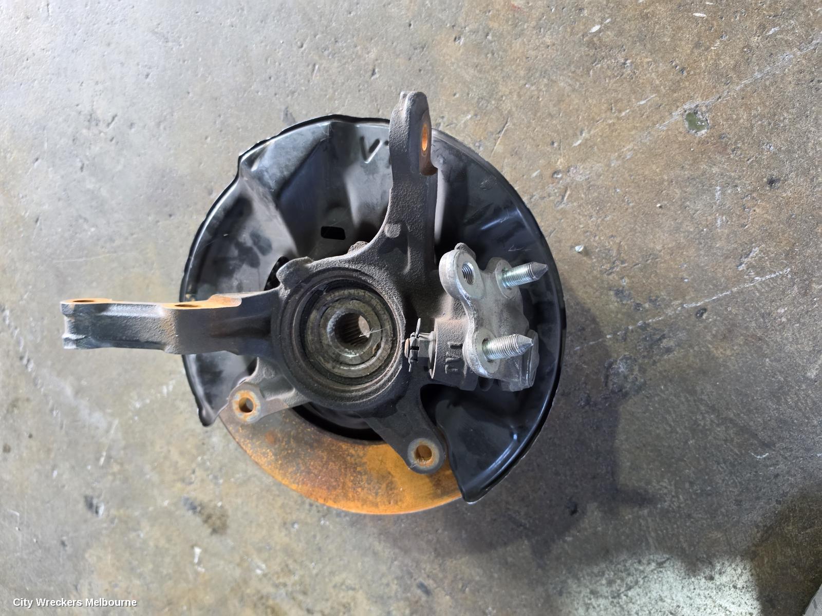 HONDA CIVIC RIGHT FRONT HUB ASSEMBLY, 9TH GEN, HATCH, 1.8, AUTO T/M, 06/2012 - 04/2016