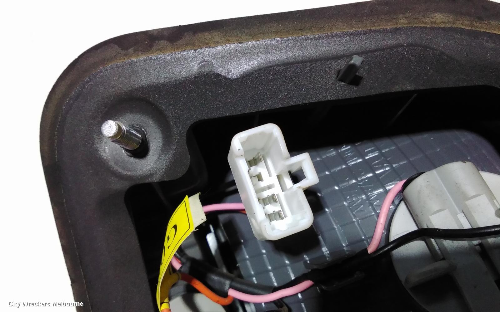 KIA SORENTO REAR GARNISH, TAILGATE LAMP (LH SIDE), LED TYPE, XM, 10/2009 - 09/2012