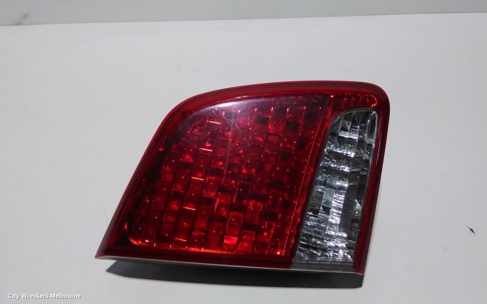 KIA SORENTO REAR GARNISH, TAILGATE LAMP (LH SIDE), LED TYPE, XM, 10/2009 - 09/2012