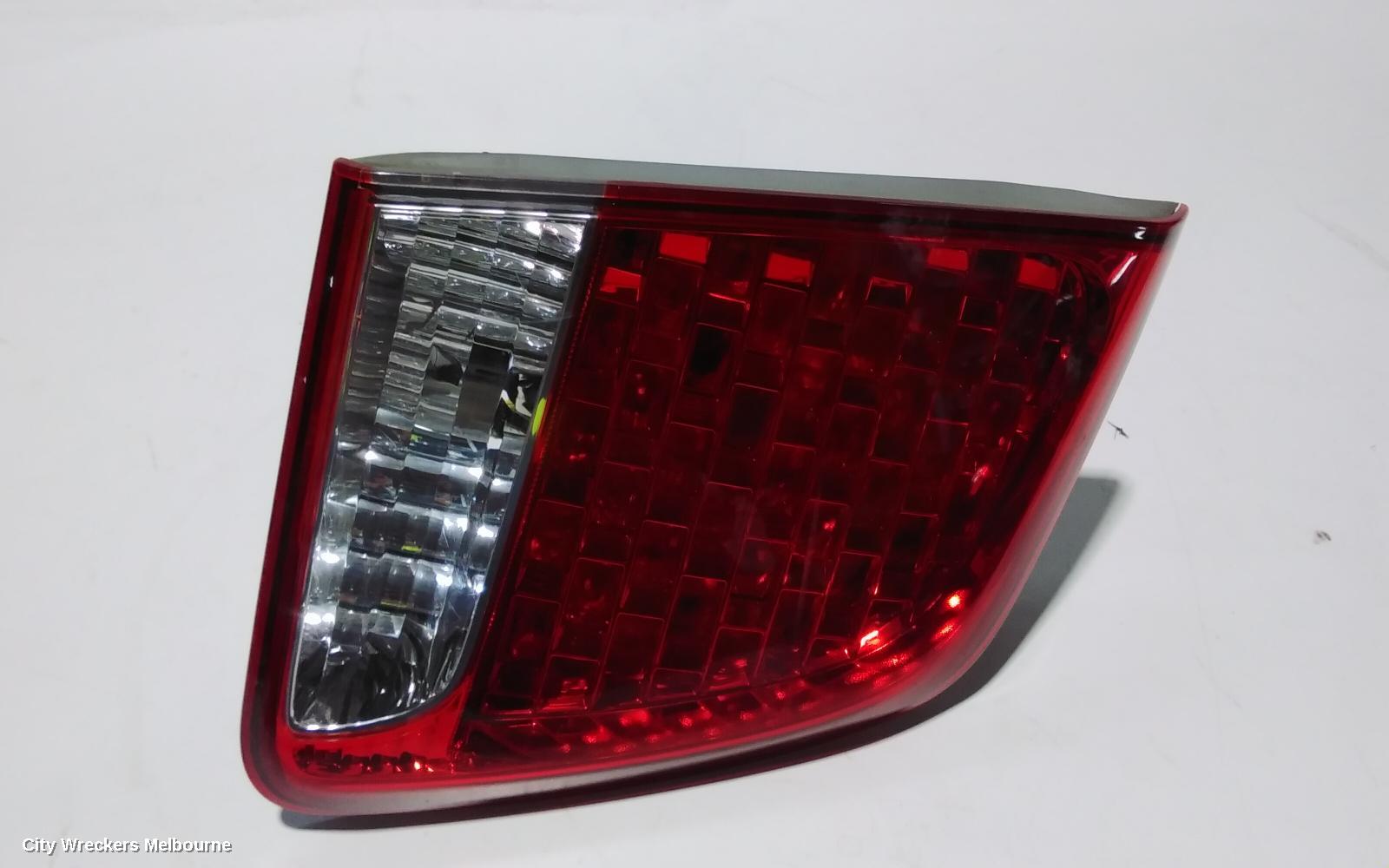 KIA SORENTO REAR GARNISH, TAILGATE LAMP (LH SIDE), LED TYPE, XM, 10/2009 - 09/2012