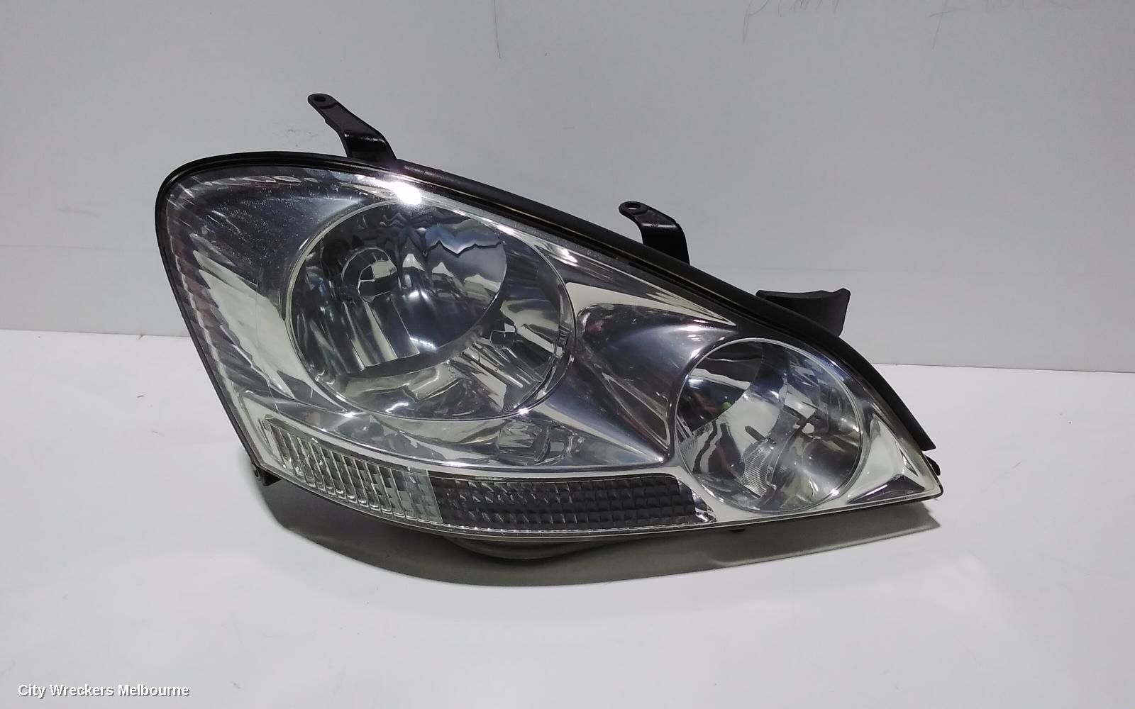 TOYOTA AVENSIS RIGHT HEADLAMP, ACM20R, 12/2001 - 11/2003