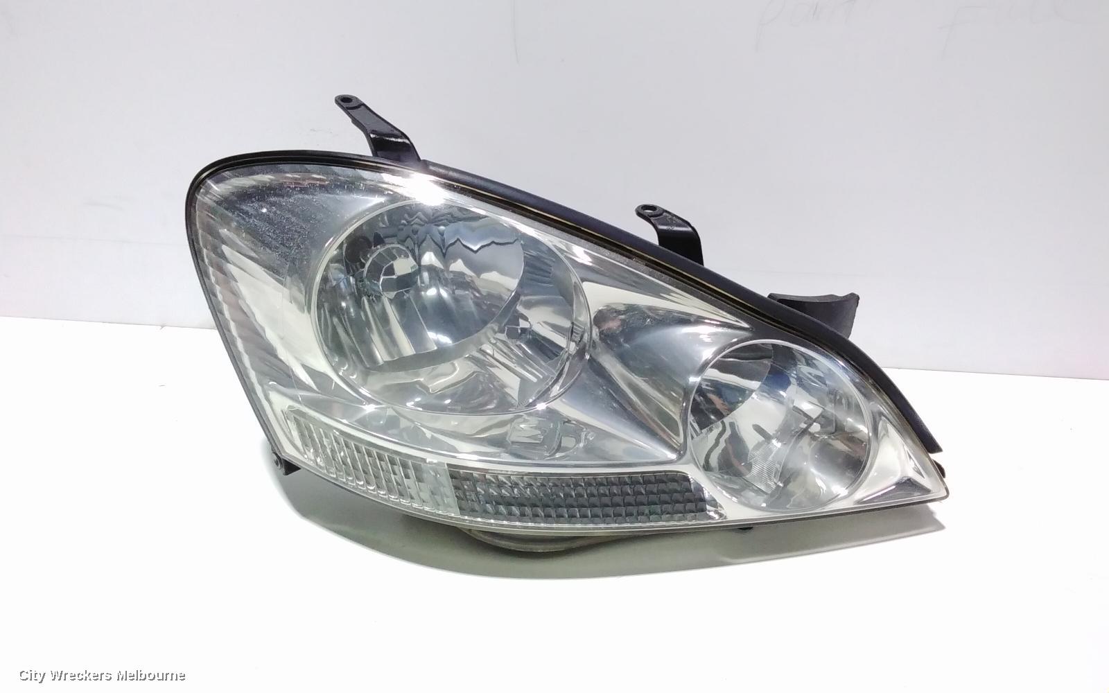 TOYOTA AVENSIS RIGHT HEADLAMP, ACM20R, 12/2001 - 11/2003