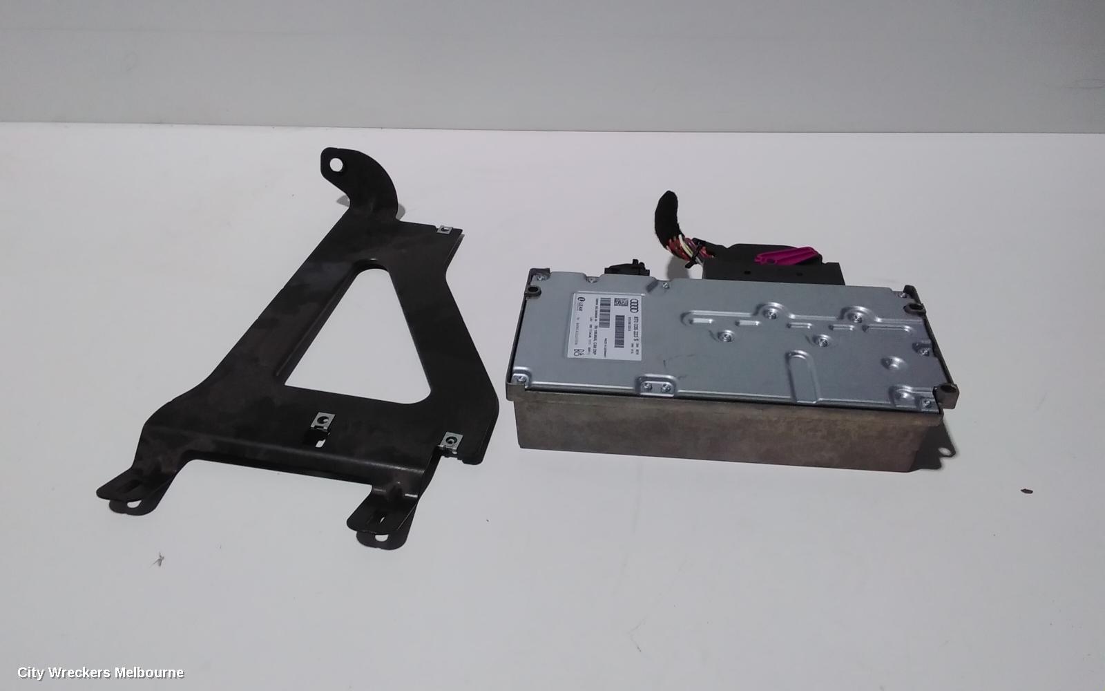 AUDI A4 RADIO/CD/DVD/SAT/TV, STEREO AMPLIFIER, B8 8K, 02/2008 - 09/2015