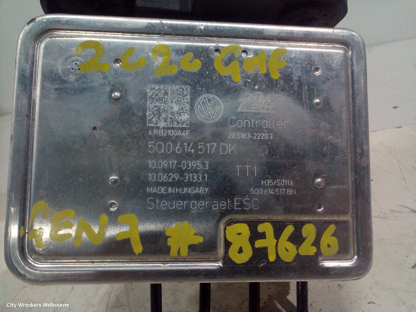 VOLKSWAGEN GOLF ABS PUMP/MODULATOR, GEN 7, ON MOTOR P/N 5Q0614517DK, 03/2013 - 08/2020