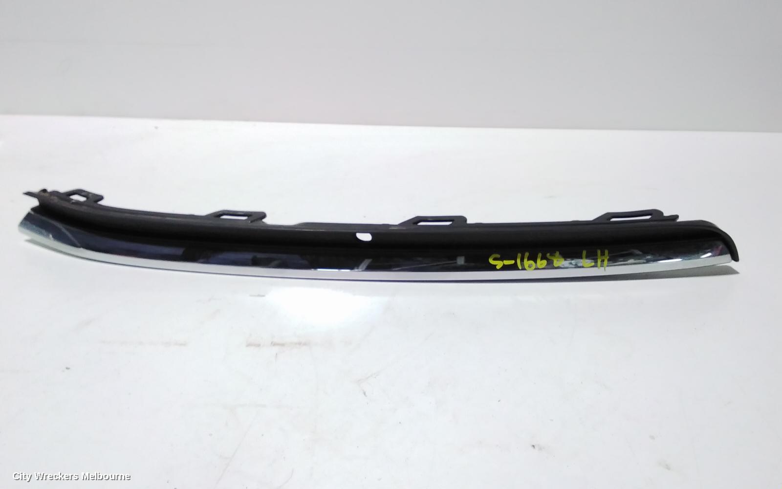 VOLKSWAGEN GOLF, GEN 7, 11/2012 - 08/2020, CENTER AND LEFT BUMPER CHROME ONLY: 87656