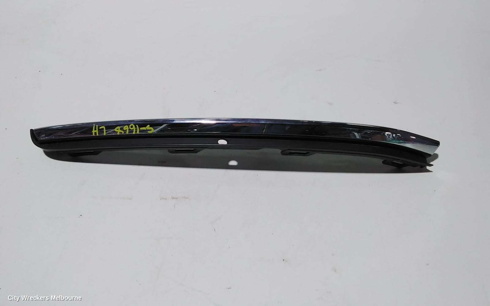 VOLKSWAGEN GOLF, GEN 7, 11/2012 - 08/2020, CENTER AND LEFT BUMPER CHROME ONLY: 87656