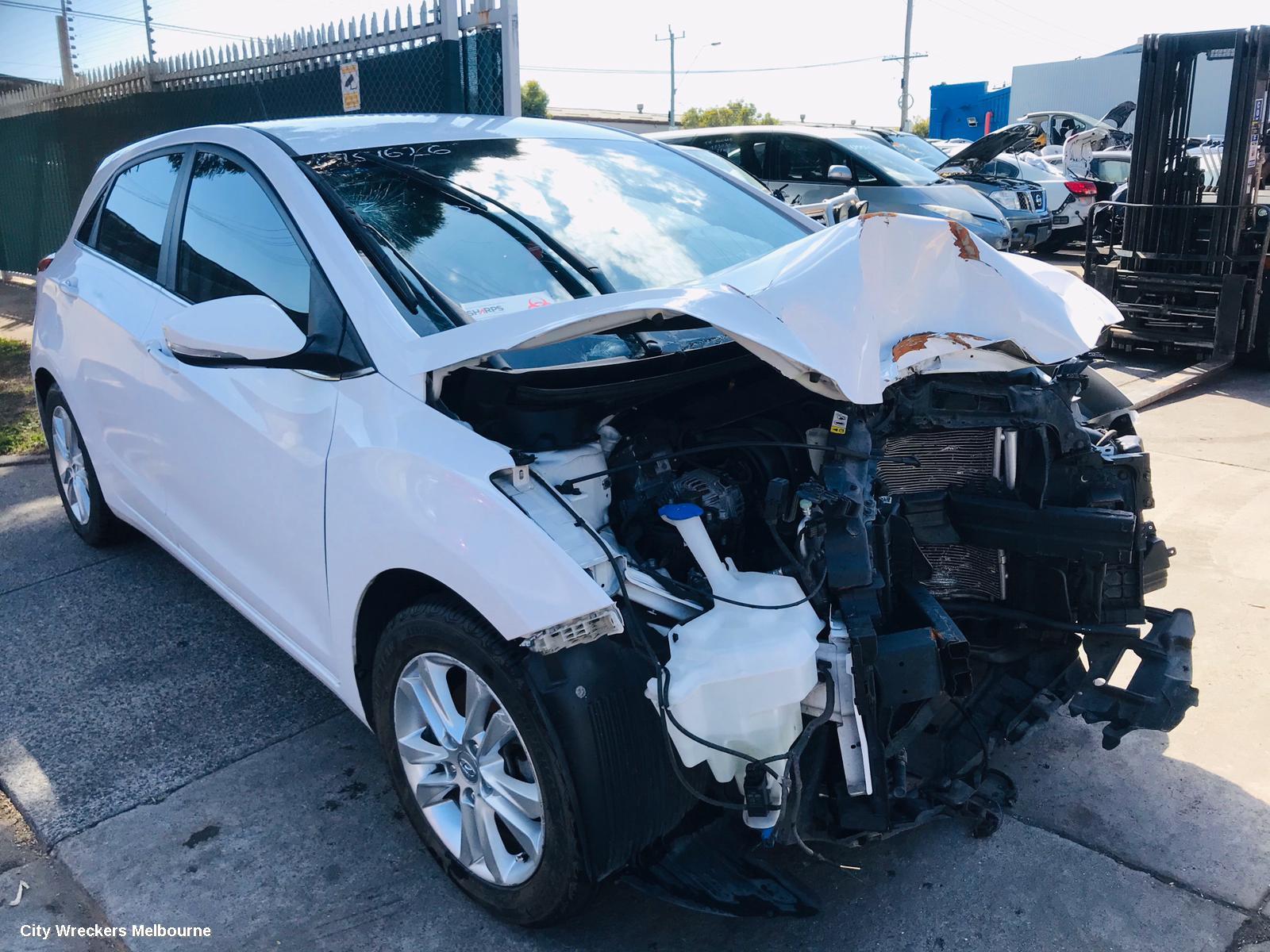 HYUNDAI I30 RIGHT FRONT DOOR WINDOW, GD, 5DR HATCH, 05/2012 - 02/2017