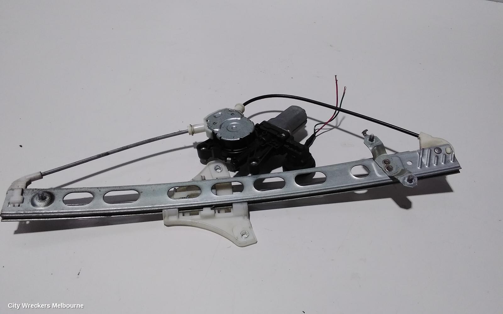 SUZUKI SWIFT RIGHT FRONT WINDOW REG/MOTOR, FZ, POWER, 08/2010 - 03/2017