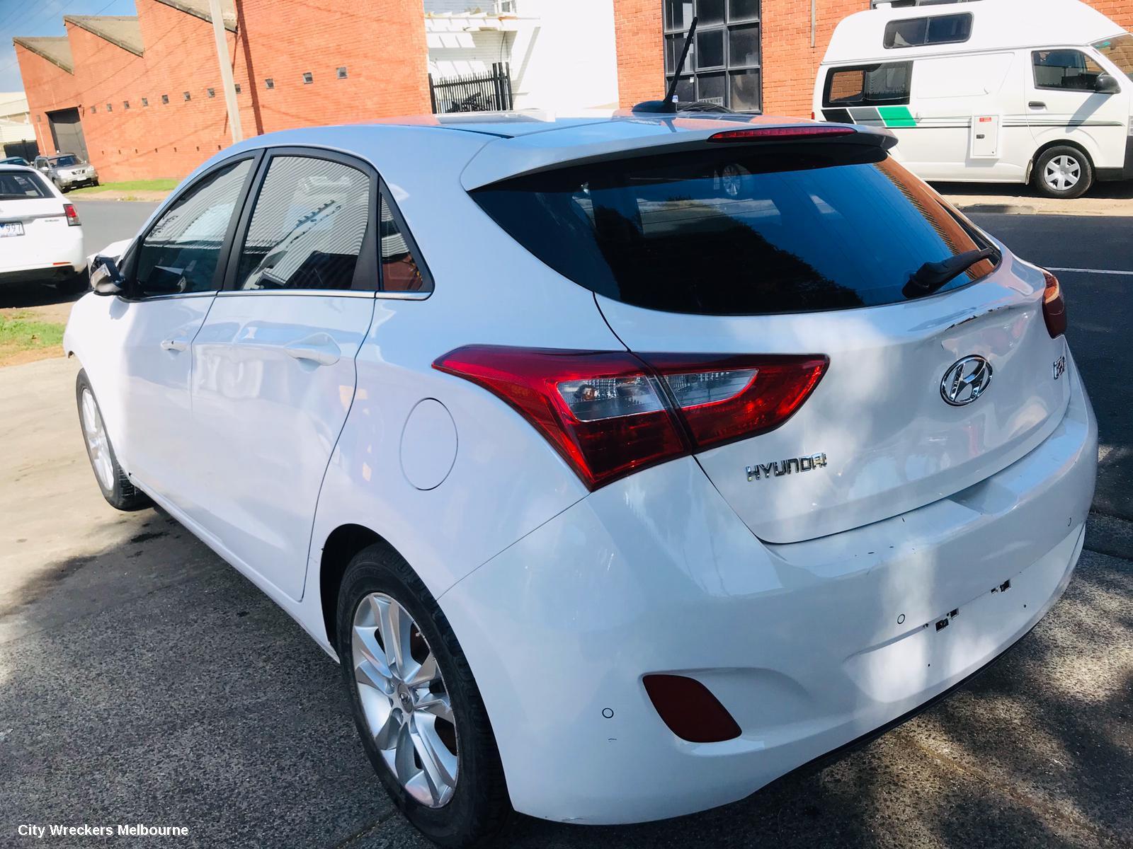 HYUNDAI I30 RIGHT FRONT DOOR WINDOW, GD, 5DR HATCH, 05/2012 - 02/2017