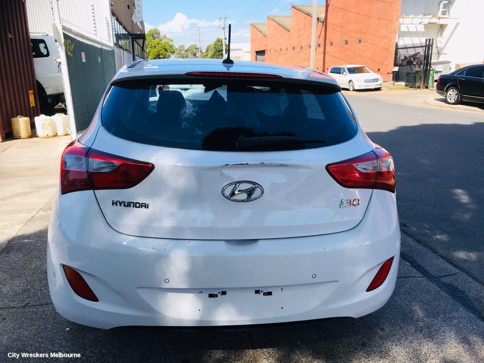 HYUNDAI I30 RIGHT FRONT DOOR WINDOW, GD, 5DR HATCH, 05/2012 - 02/2017