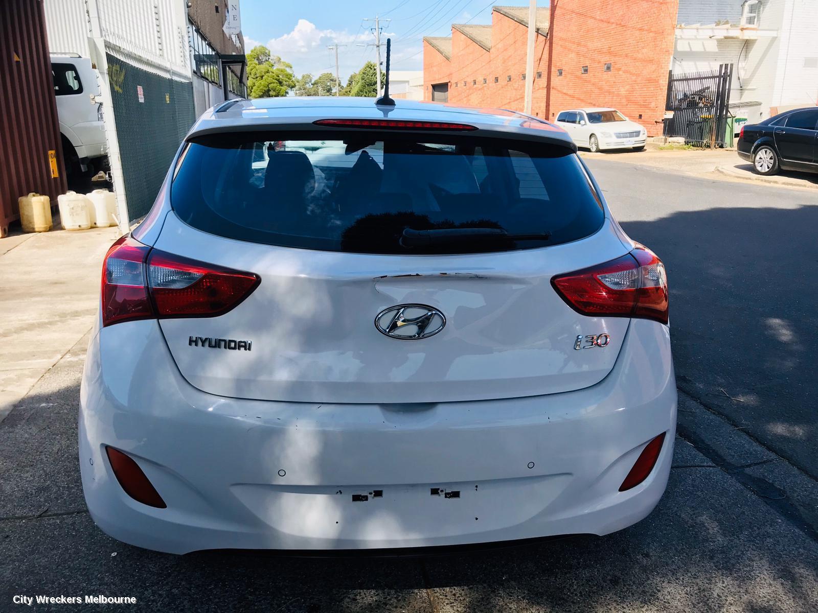 HYUNDAI I30 RIGHT FRONT DOOR WINDOW, GD, 5DR HATCH, 05/2012 - 02/2017