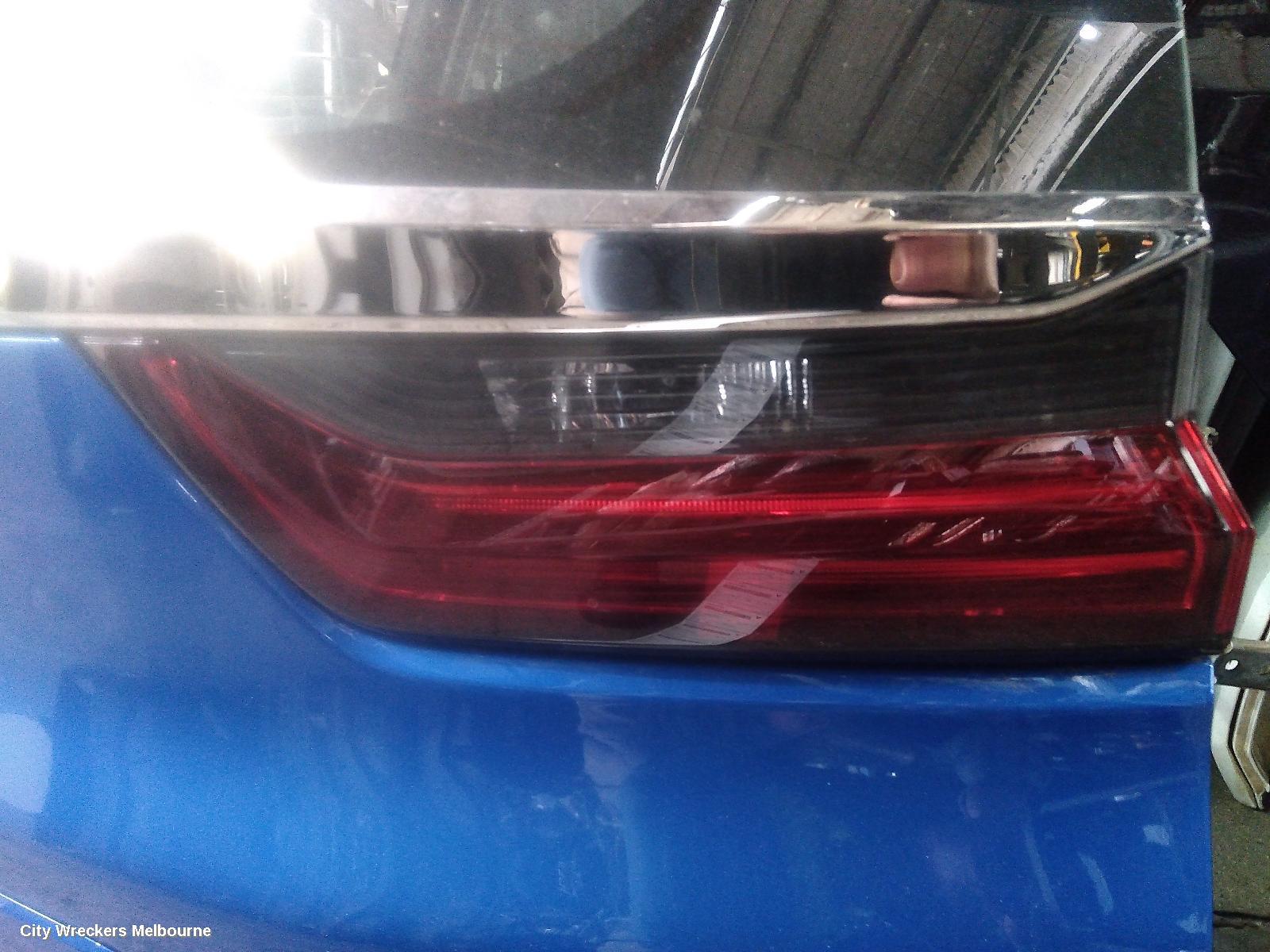 HONDA CRV REAR GARNISH, TAILGATE LAMP (RH SIDE), W/ BLACK INSERT TYPE, RW, 07/2019 ONWARDS