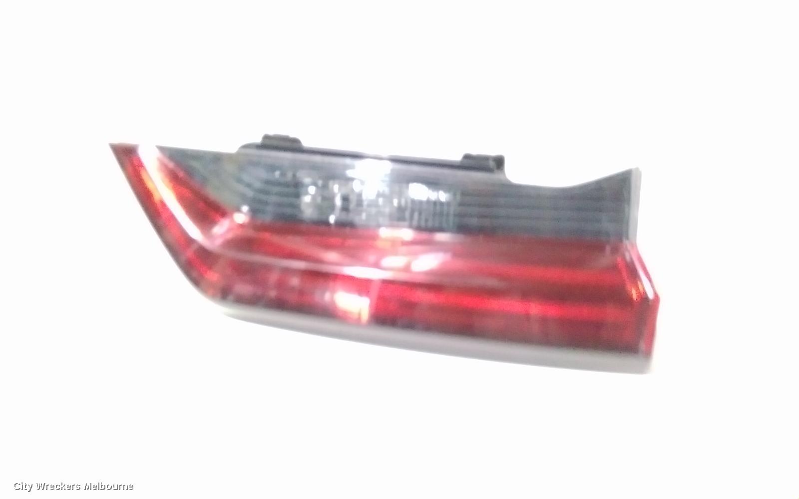 HONDA CRV REAR GARNISH, TAILGATE LAMP (RH SIDE), W/ BLACK INSERT TYPE, RW, 07/2019 ONWARDS