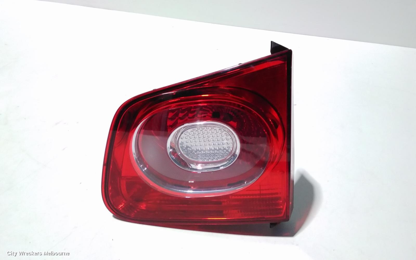 VOLKSWAGEN TIGUAN REAR GARNISH, TAILGATE LAMP (RH SIDE), 5N, 05/2008 - 06/2011