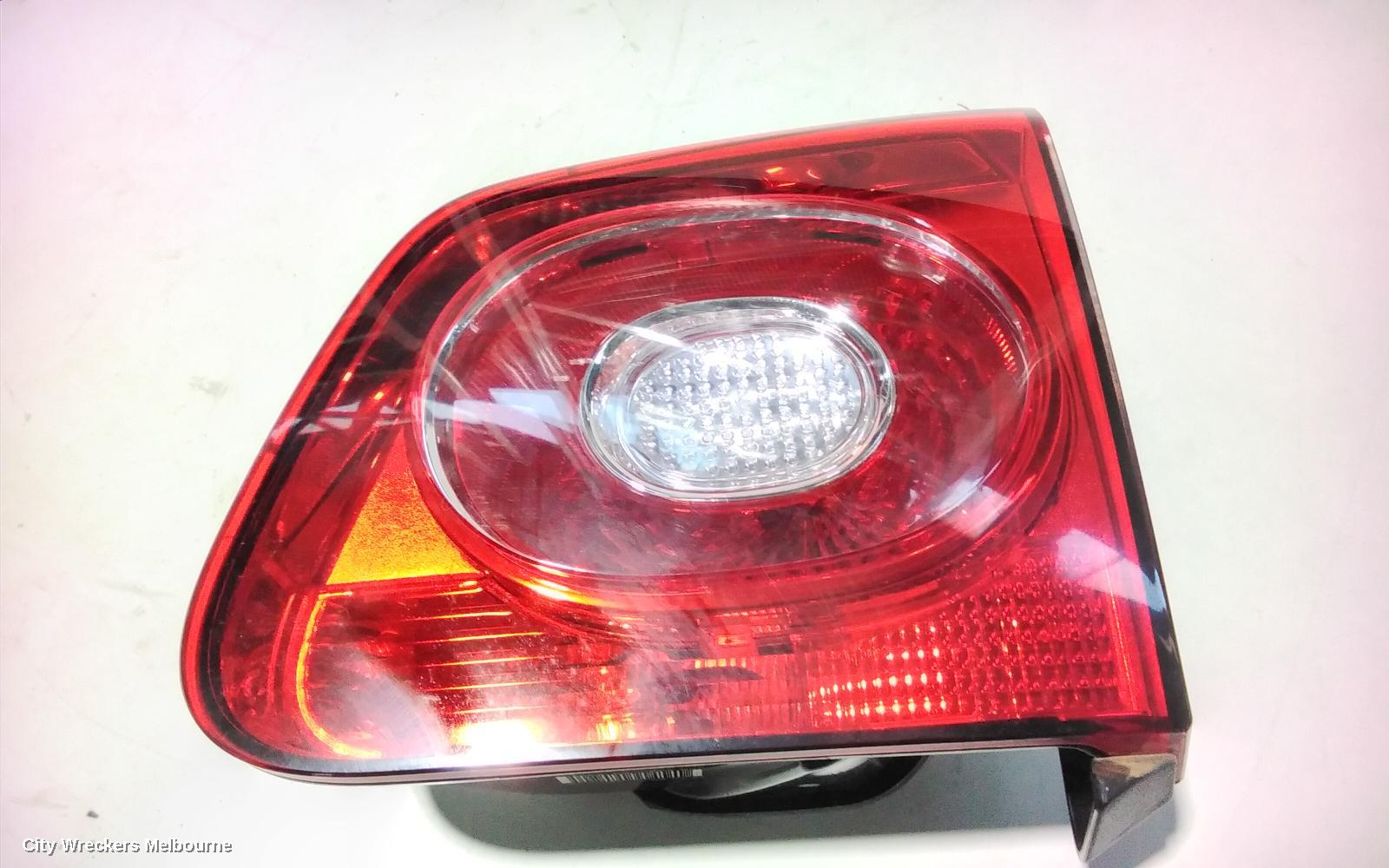 VOLKSWAGEN TIGUAN REAR GARNISH, TAILGATE LAMP (RH SIDE), 5N, 05/2008 - 06/2011