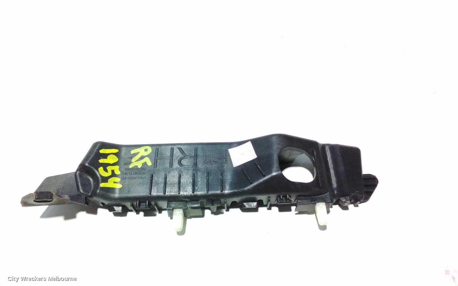 HYUNDAI I30, PD, HATCH, 03/2017 ONWARDS, RHF BAR SLIDER : 87945