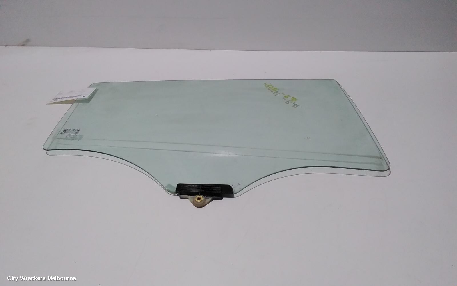 KIA CERATO RIGHT REAR DOOR WINDOW, YD, HATCH, 04/2013 - 05/2018