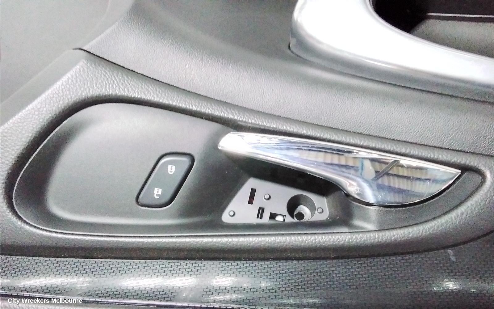 HOLDEN INSIGNIA DOOR TRIM, LH FRONT, GA, 06/2015 - 01/2017