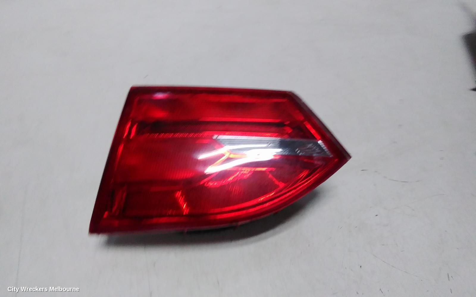 VOLKSWAGEN JETTA REAR GARNISH, BOOTLID LAMP (RH SIDE), 1B, 02/2011 - 10/2014