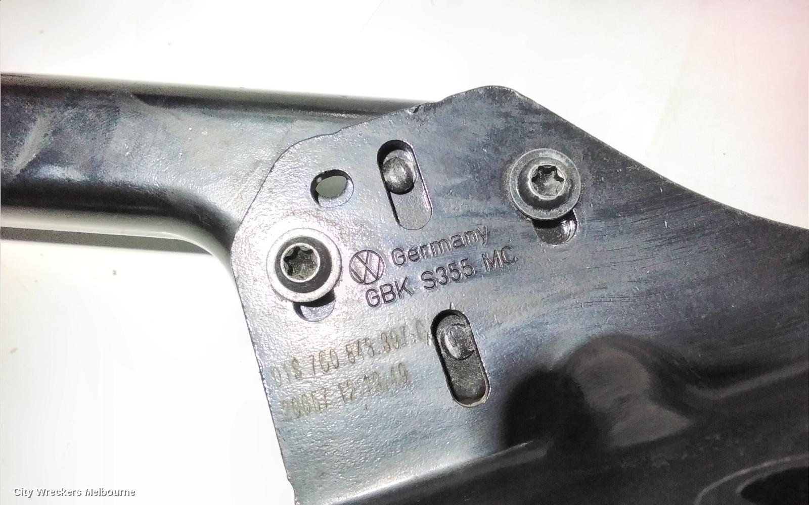 VOLKSWAGEN CRAFTER, SY1, 08/2017 ONWARDS, 7C0 843 397 C ~  ROLLER GUIDE FOR LHR SLIDING DOOR *BOTTOM ONE *: 88159