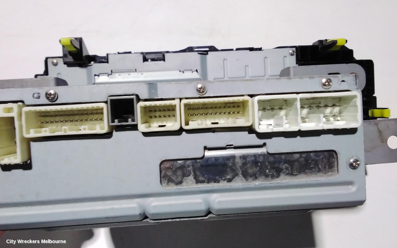 TOYOTA YARIS RADIO/CD/DVD/SAT/TV, SINGLE DISC CD PLAYER (P/N ON FACE 100338), NCP13#, 08/2011 - 12/2019