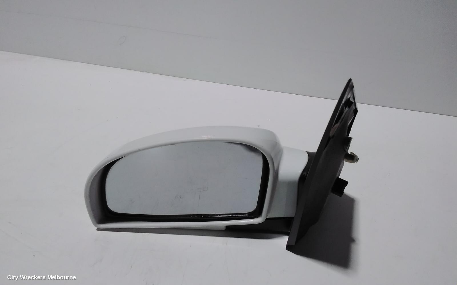 HYUNDAI GETZ LEFT DOOR MIRROR, TB, 3DR/5DR HATCH, POWER, COLOUR CODED, 09/2002 - 09/2011