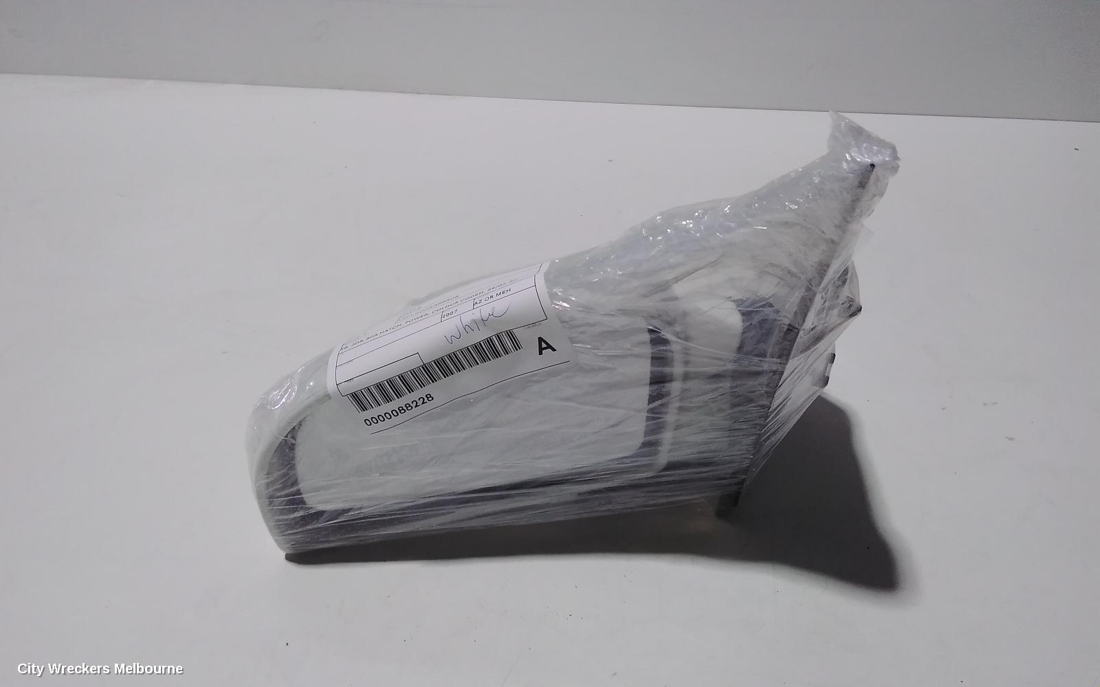 HYUNDAI GETZ LEFT DOOR MIRROR, TB, 3DR/5DR HATCH, POWER, COLOUR CODED, 09/2002 - 09/2011