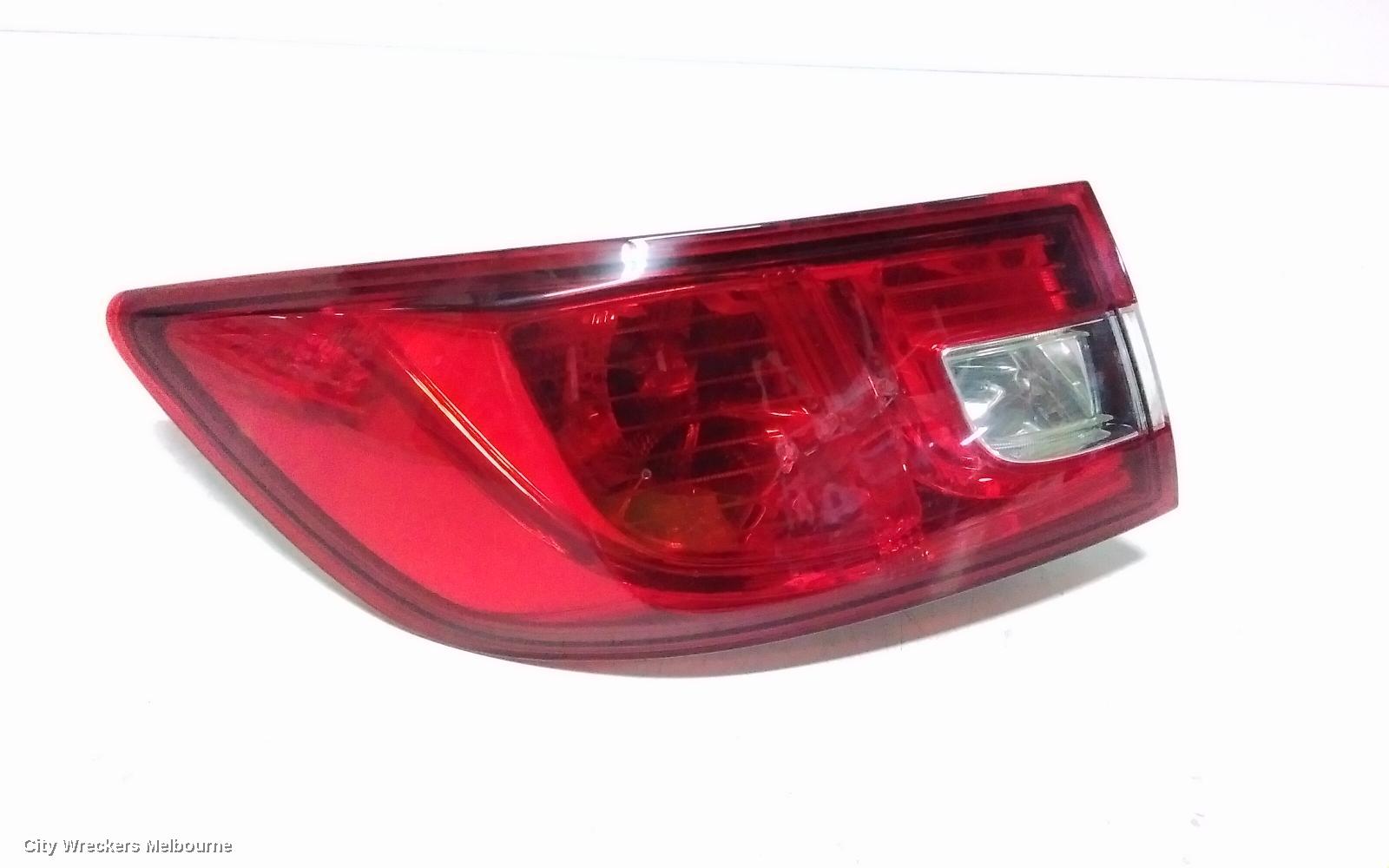 RENAULT CLIO LEFT TAILLIGHT, X98, 09/2013 - 07/2016