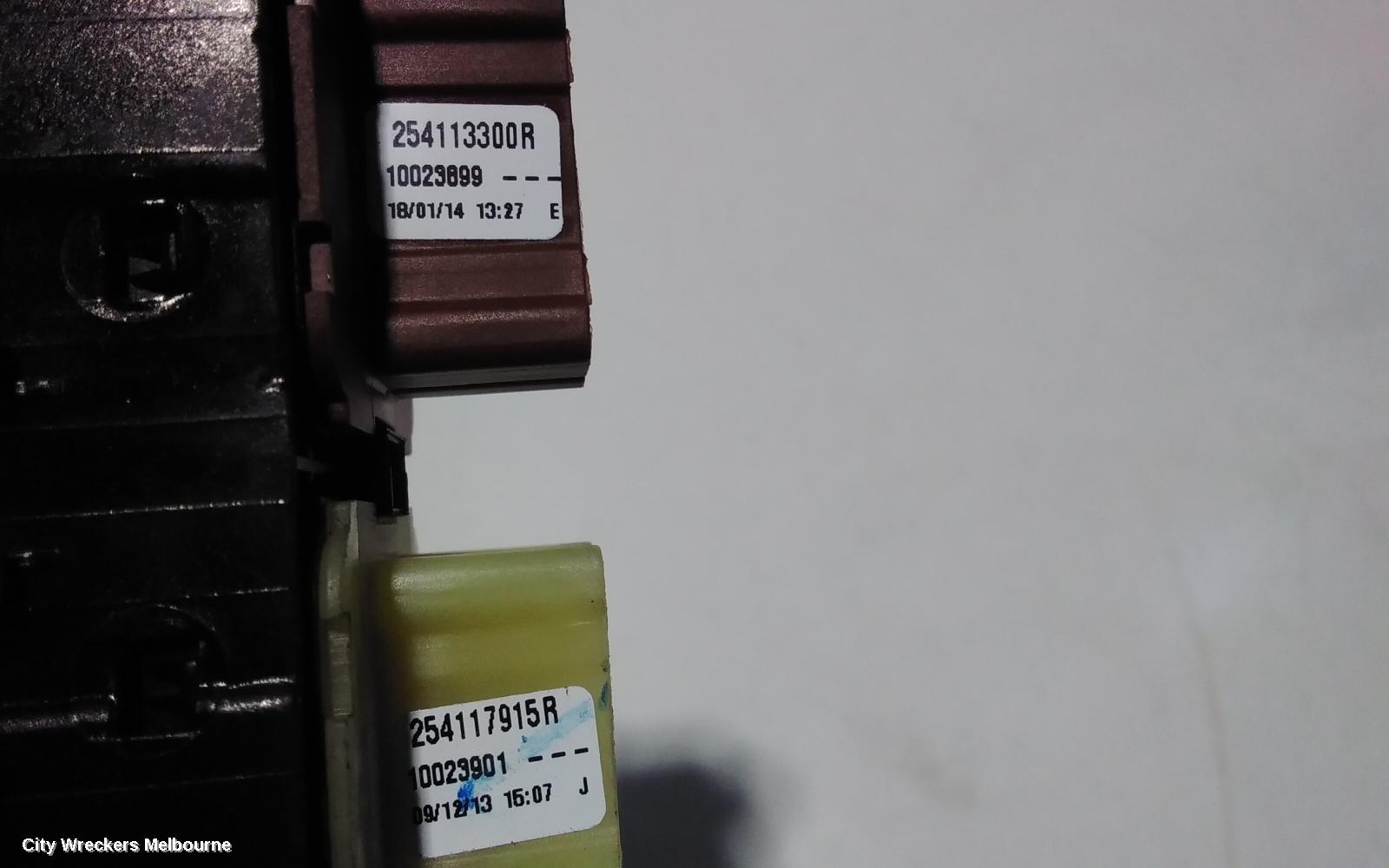 RENAULT CLIO PWR DR WIND SWITCH, RH FRONT (MASTER SWITCH), 4DR, BARE SWITCH ONLY, X98, 09/2013 - 10/2019
