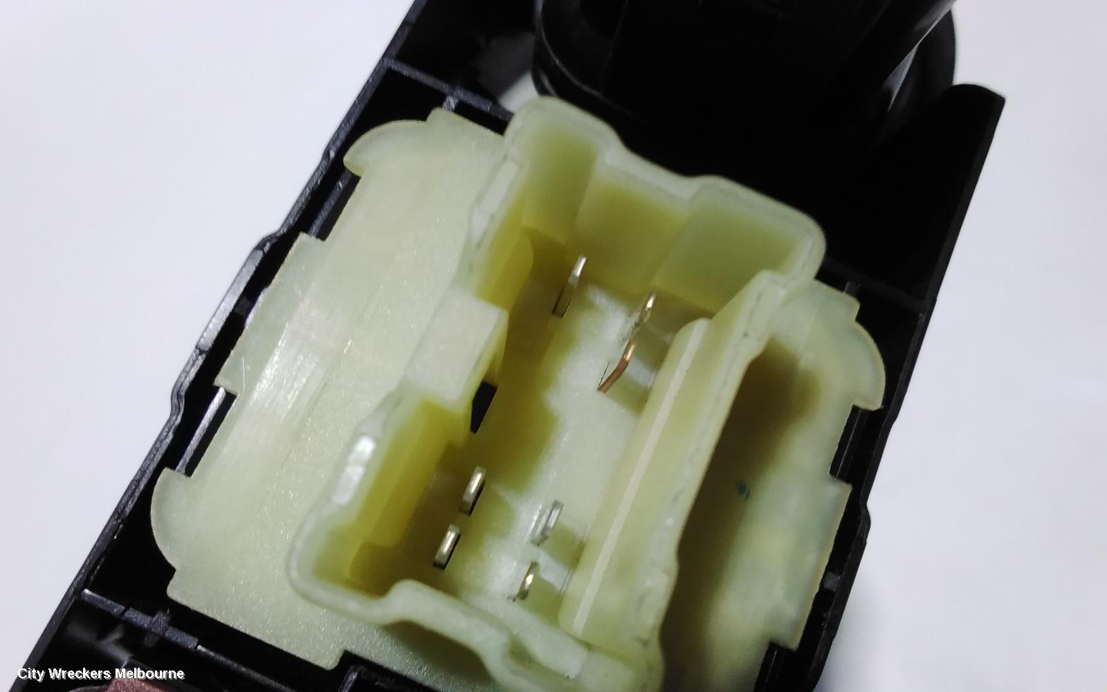 RENAULT CLIO PWR DR WIND SWITCH, RH FRONT (MASTER SWITCH), 4DR, BARE SWITCH ONLY, X98, 09/2013 - 10/2019