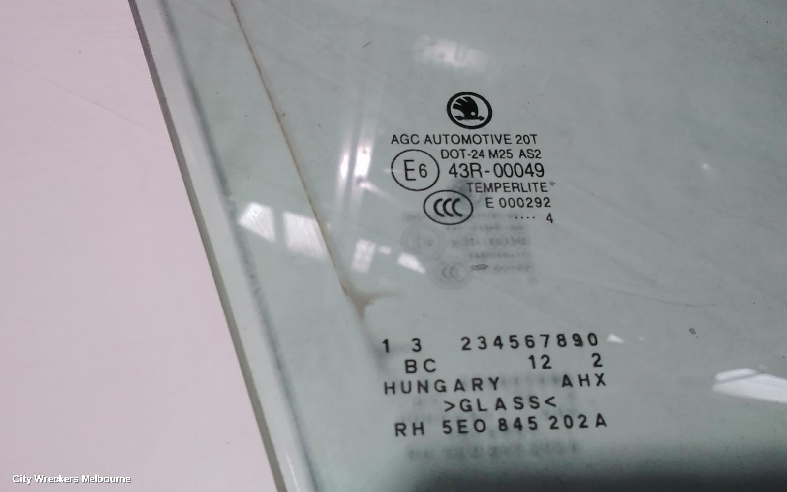 SKODA OCTAVIA RIGHT FRONT DOOR WINDOW, NE, 09/2013 - 09/2020