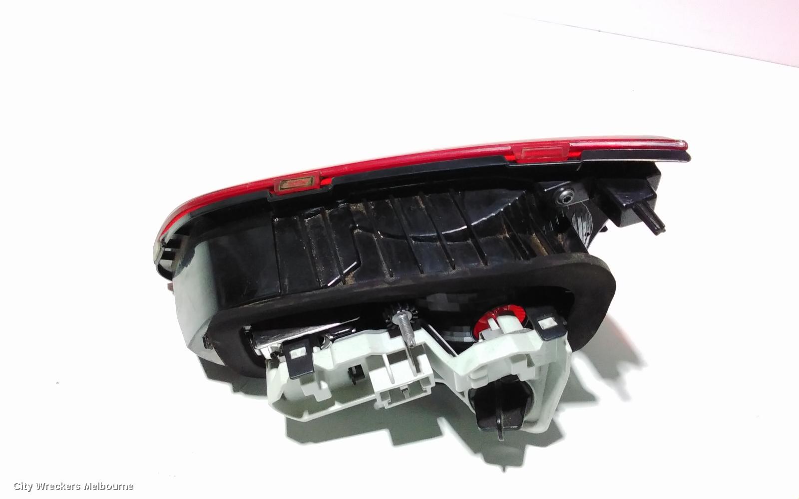 VOLKSWAGEN GOLF REAR GARNISH, TAILGATE LAMP (LH SIDE), GEN 7, HATCH, NON GTI, TINTED TYPE, 10/2013 - 03/2017
