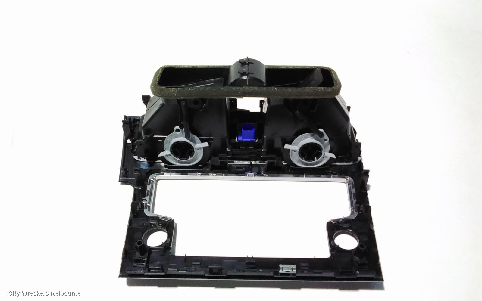 VOLKSWAGEN GOLF, GEN 7, 11/2012 - 08/2020, CENTER AIRVENT: 88300