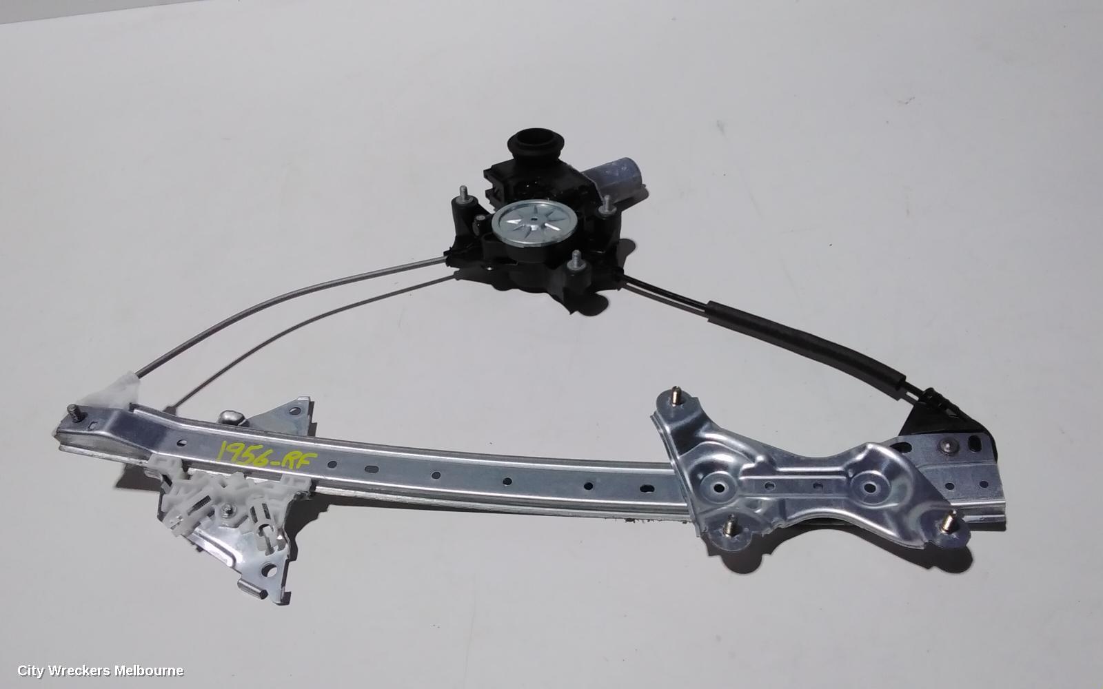 TOYOTA COROLLA RIGHT FRONT WINDOW REG/MOTOR, E210, 07/2018 ONWARDS