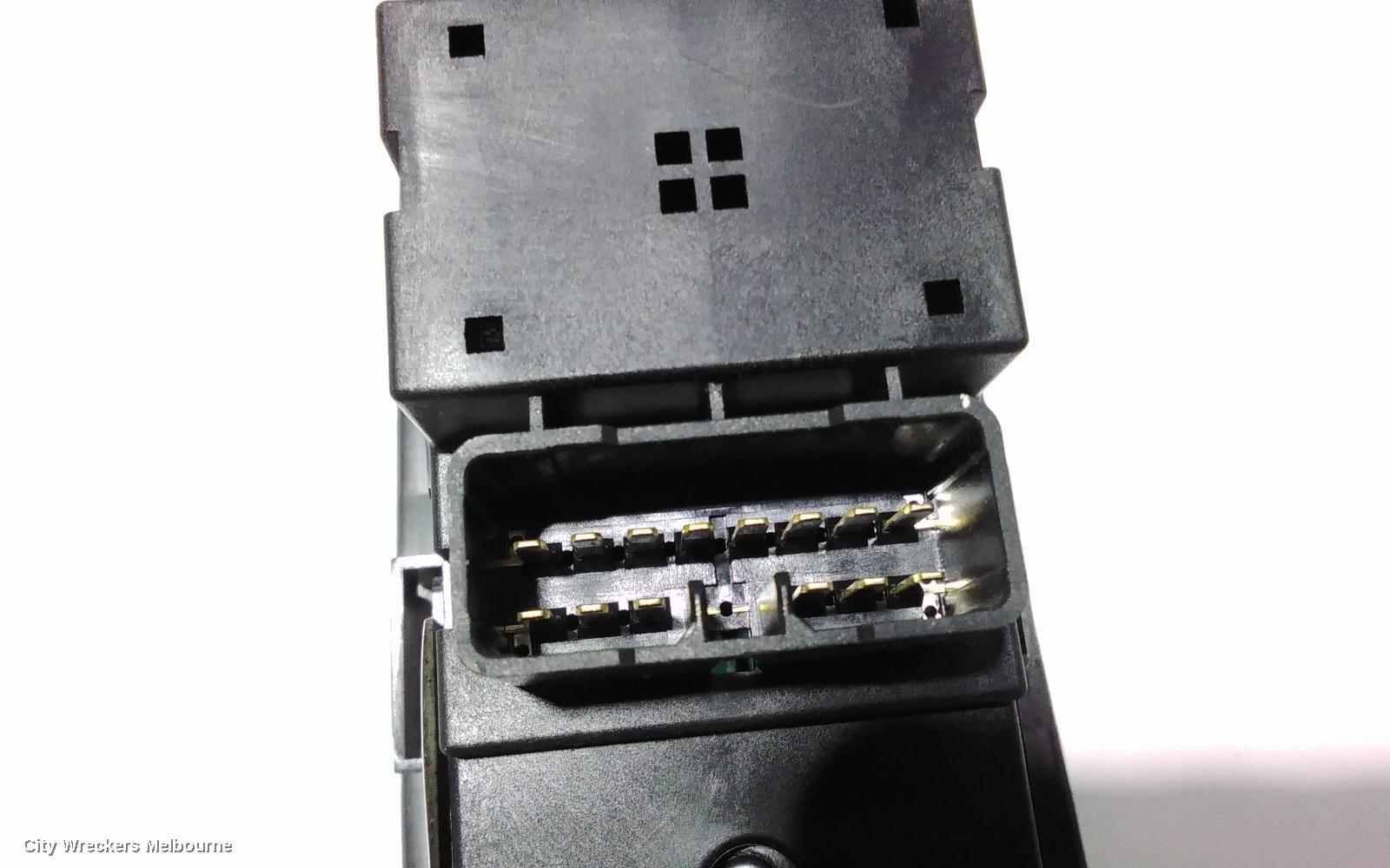 HOLDEN TRAX PWR DR WIND SWITCH, RH FRONT (MASTER SWITCH), TJ SERIES, 08/2013 - 12/2020