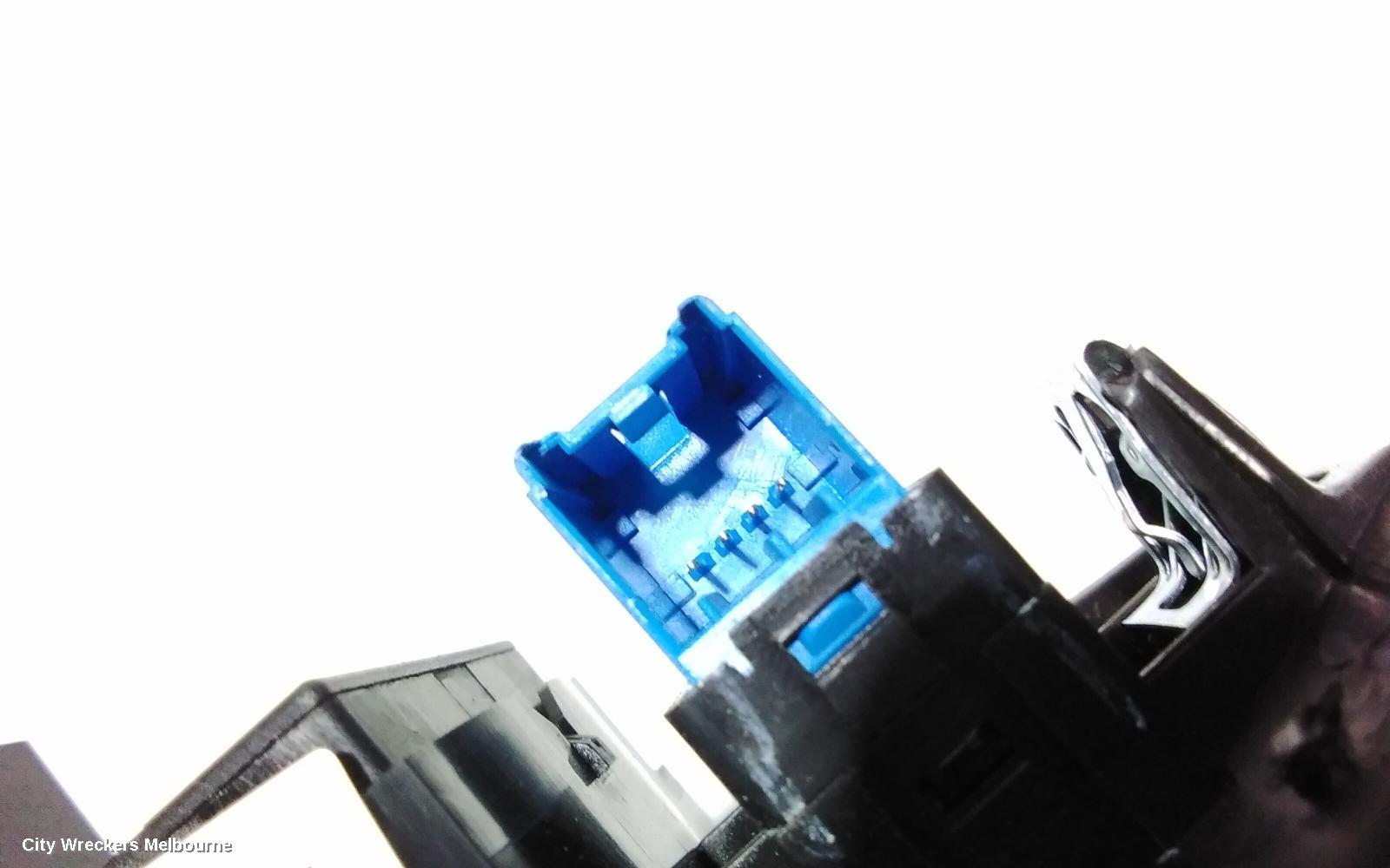 HOLDEN TRAX PWR DR WIND SWITCH, RH FRONT (MASTER SWITCH), TJ SERIES, 08/2013 - 12/2020