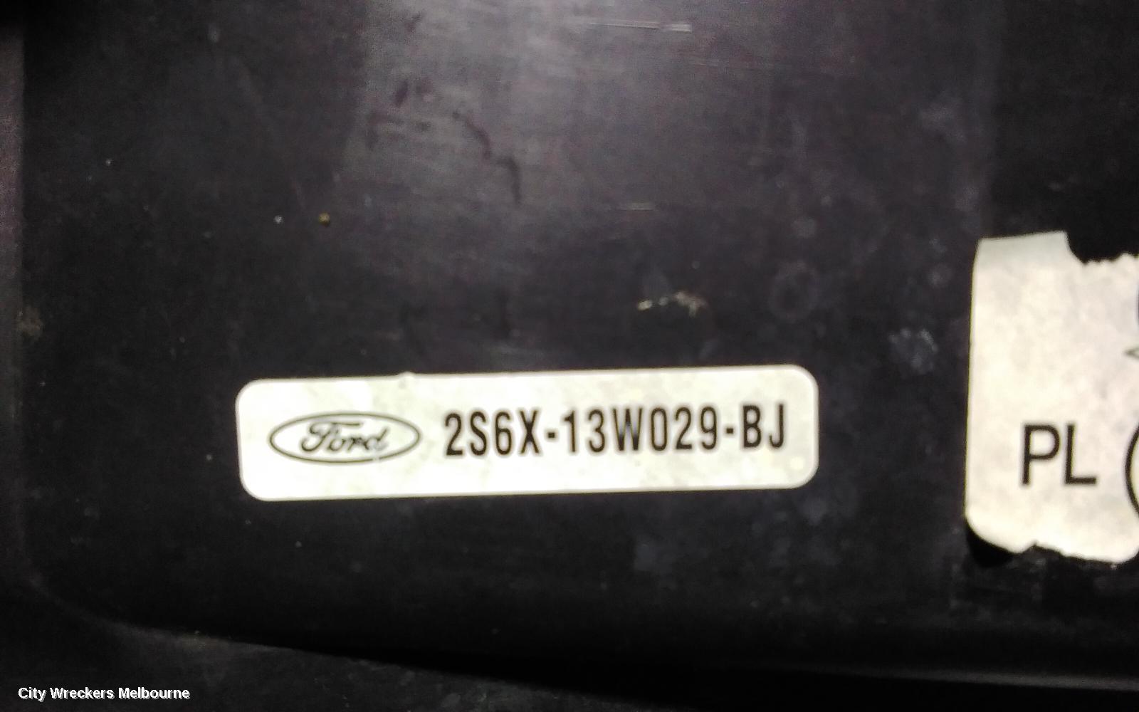FORD FIESTA RIGHT HEADLAMP, WP 03/2004 - 10/2005