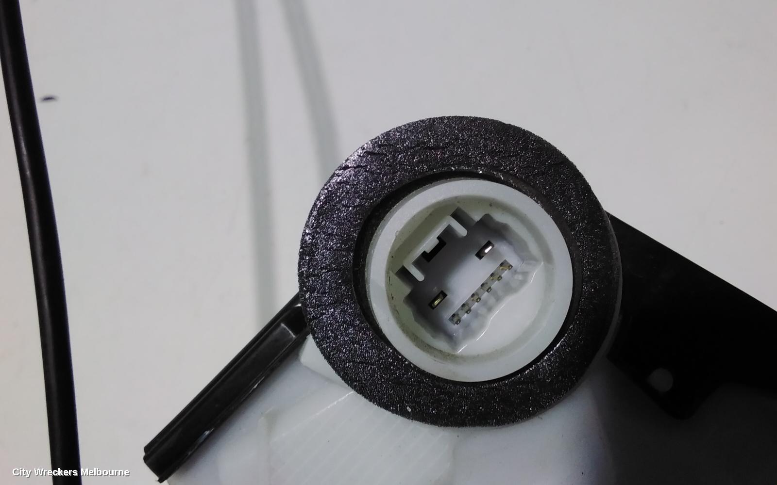 TOYOTA YARIS DOOR/BOOT/GATE LOCK, RIGHT FRONT DOOR LOCK, NCP13#, 07/2014 - 12/2019