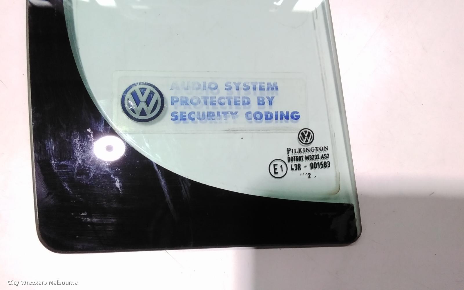 VOLKSWAGEN AMAROK RIGHT REAR 1/4 DOOR GLASS, 2H, 12/2010 ONWARDS