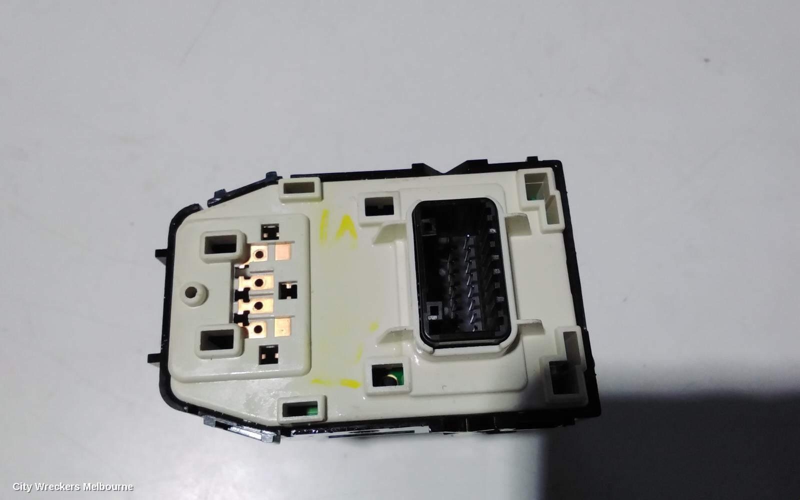 KIA RIO, YB, 12/2016 - 06/2023, MIRROR SWITCH: 88653