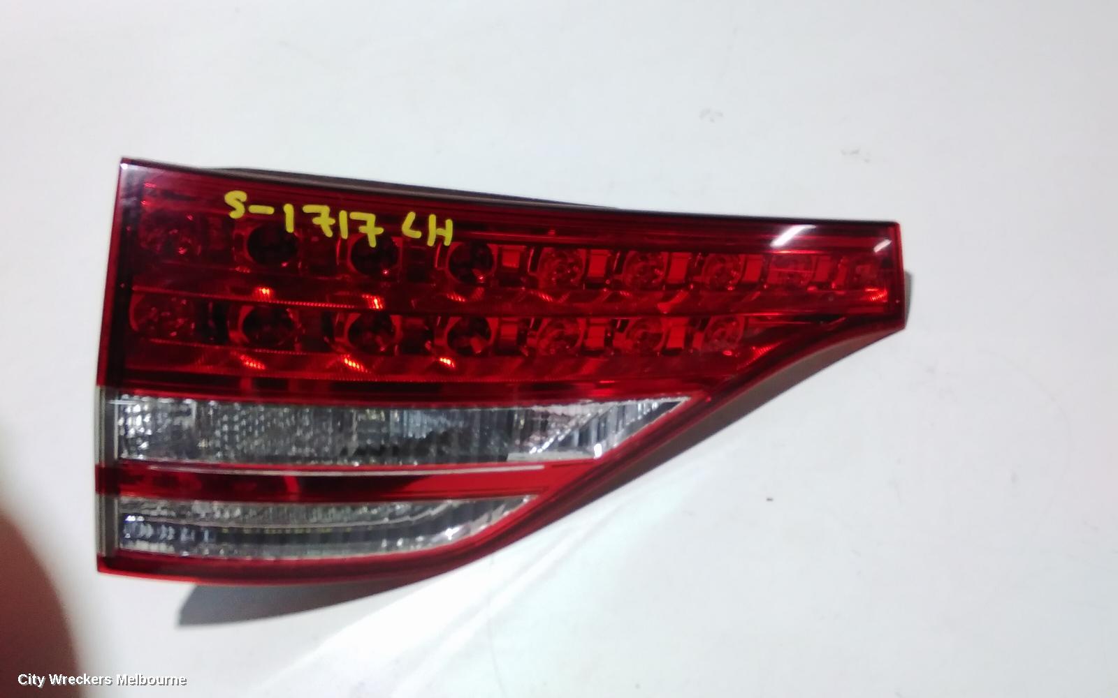 TOYOTA TARAGO REAR GARNISH, TAILGATE LAMP (LH SIDE), ACR50R, 03/2006 - 12/2008
