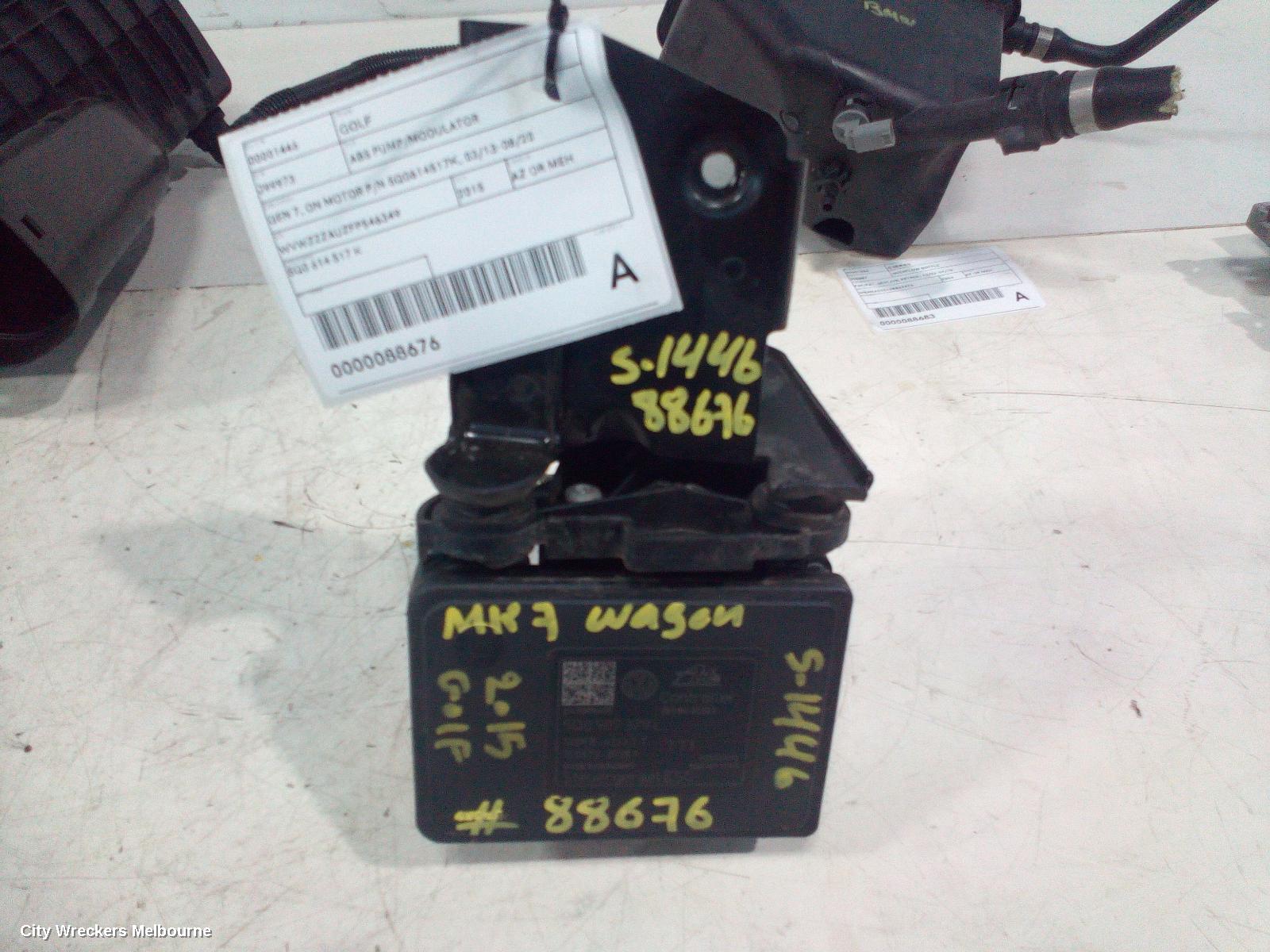 VOLKSWAGEN GOLF ABS PUMP/MODULATOR, GEN 7, ON MOTOR P/N 5Q0614517K, 03/2013 - 08/2020