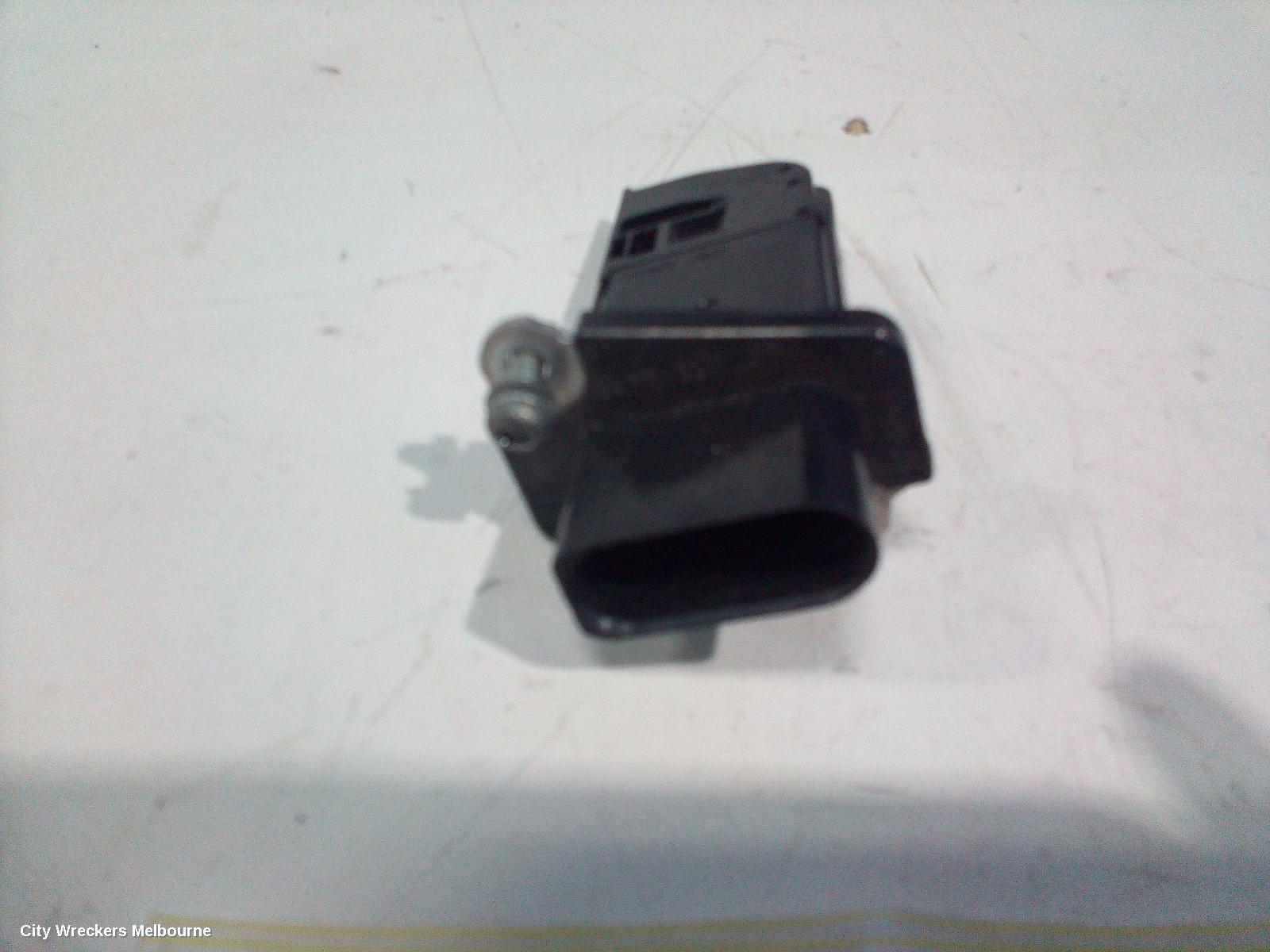 VOLKSWAGEN TIGUAN AIR FLOW METER, 2.0, PETROL, 5N, 05/2008 - 06/2011