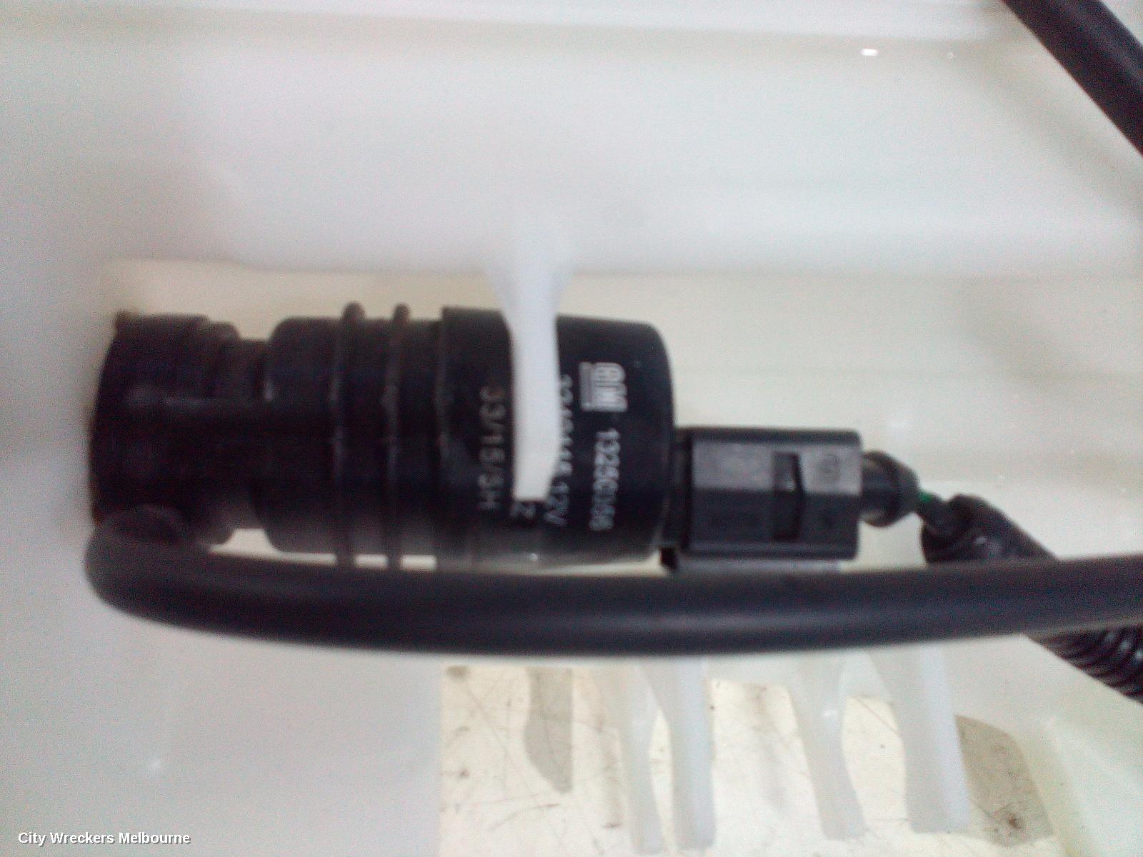 HOLDEN CAPTIVA WASHER BOTTLE, CG, 01/2011 - 06/2018