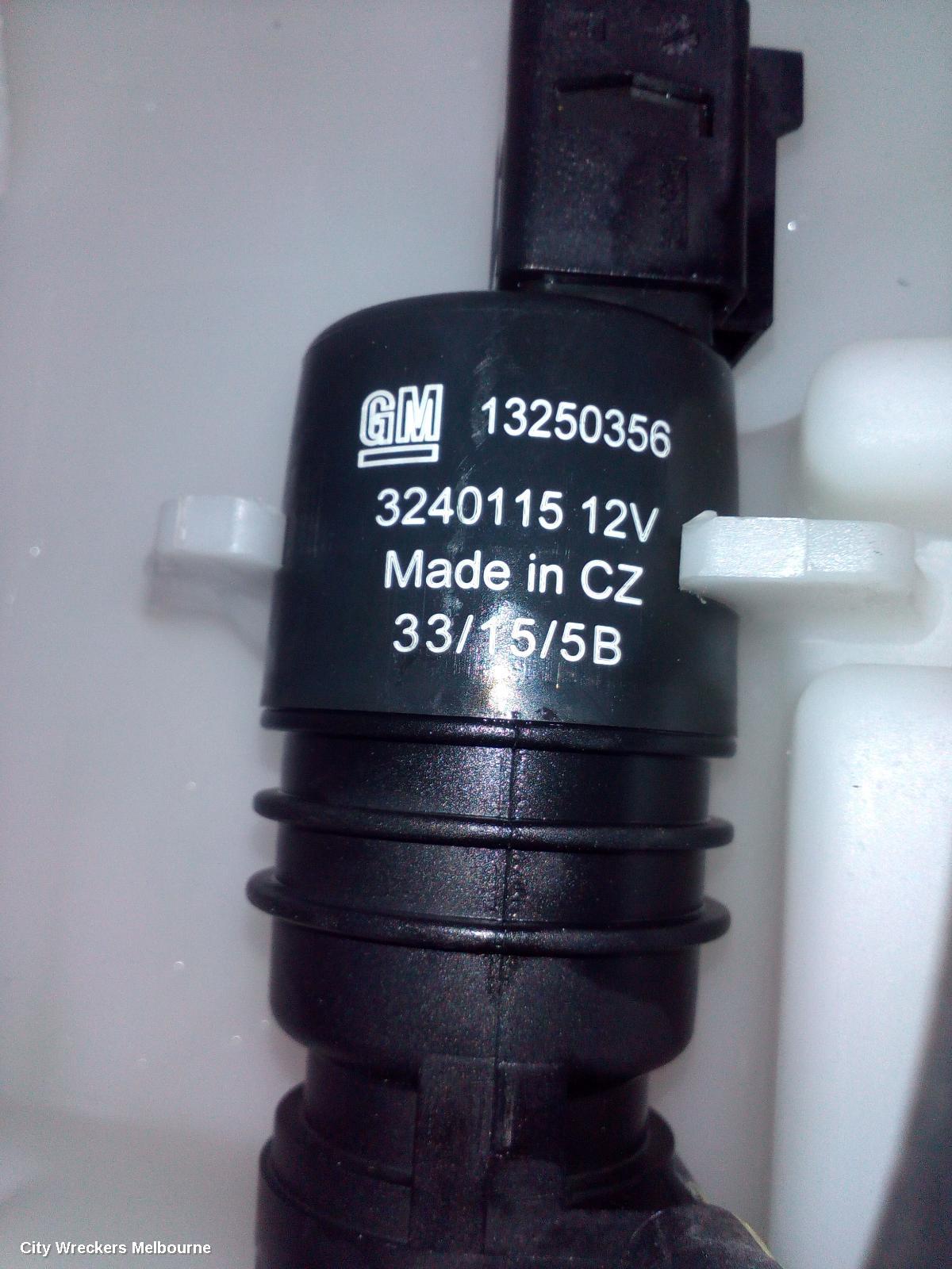 HOLDEN CAPTIVA WASHER BOTTLE, CG, 01/2011 - 06/2018